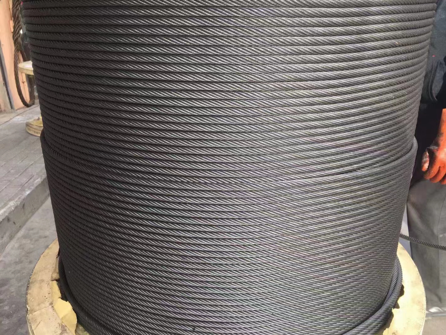 镀锌钢丝绳多少钱一吨？